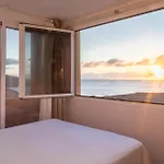Seaside Jacuzzi Pool Free Surf Retreat *